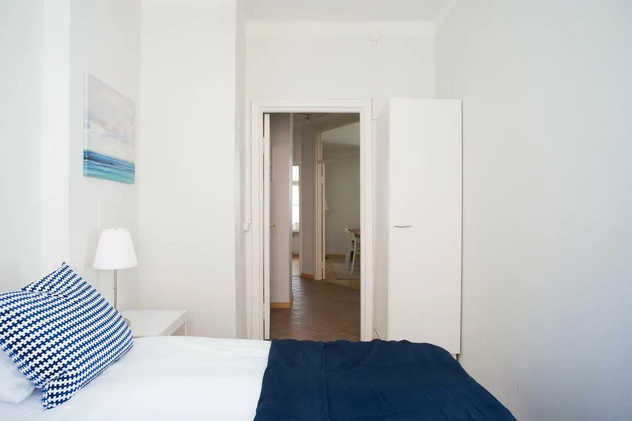 2Ndhomes Gorgeous 2Br Apartment By The Esplanade Park Helsinki 0*,  Finlandia